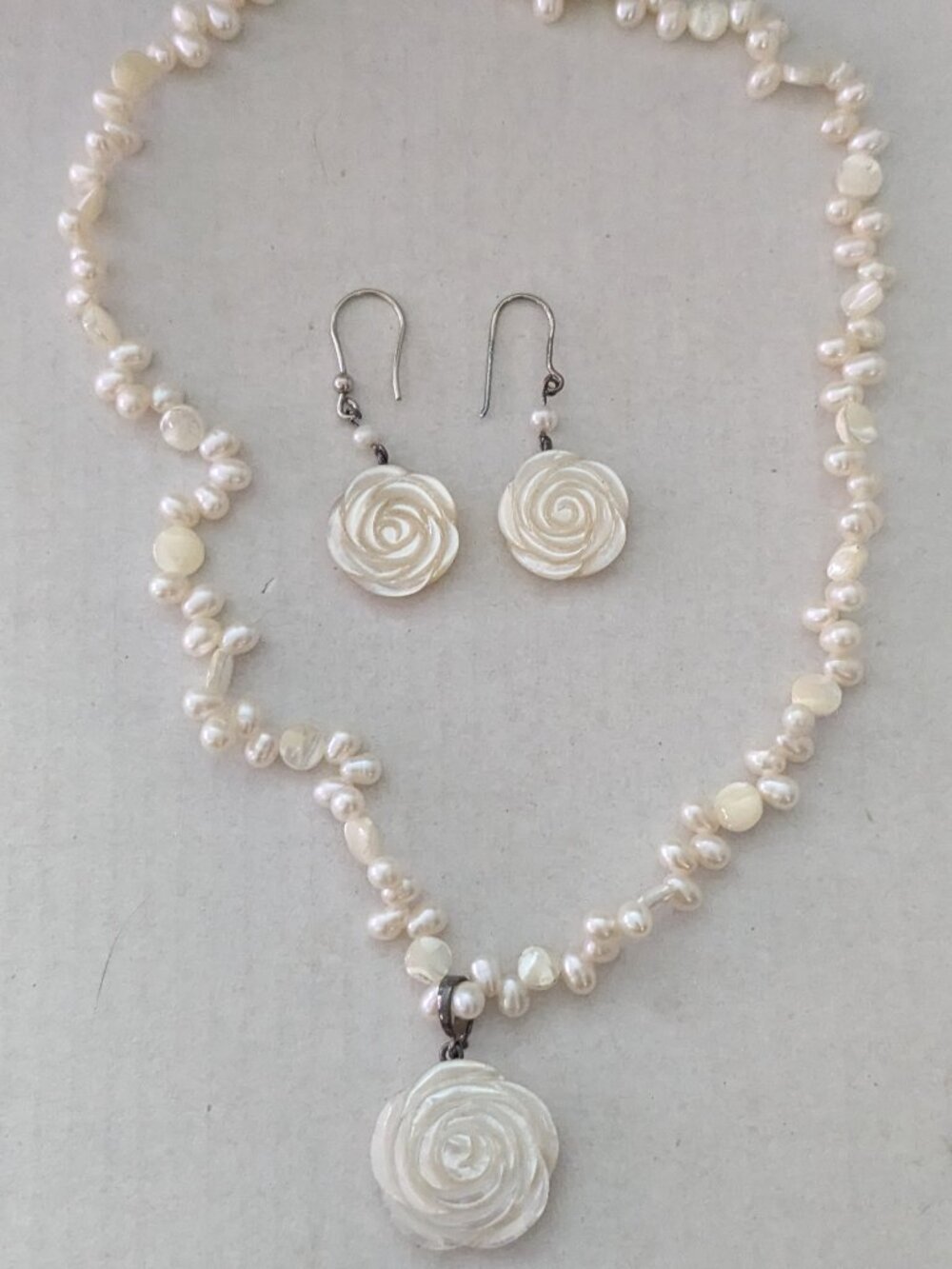 GSI Genuine Pearl MOP Carved Flower 925 Sterling Silver Necklace & Earring Set